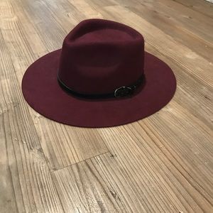 Full brim hat